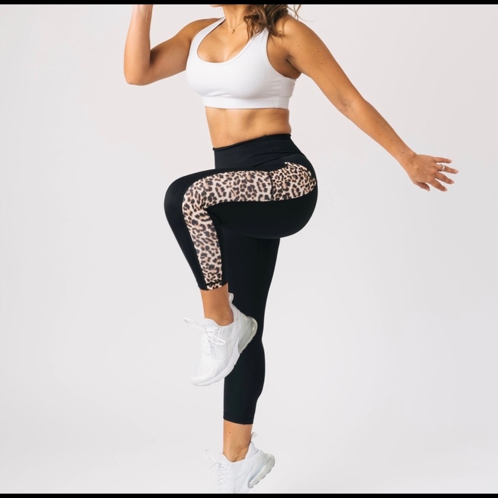 ZYIA Leopard Pocket Brilliant Hi-Rise Capri Legging Sz 14 - 16